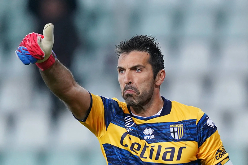 cau-thu-lon-tuoi-nhat-the-gioi-gianluigi-buffon
