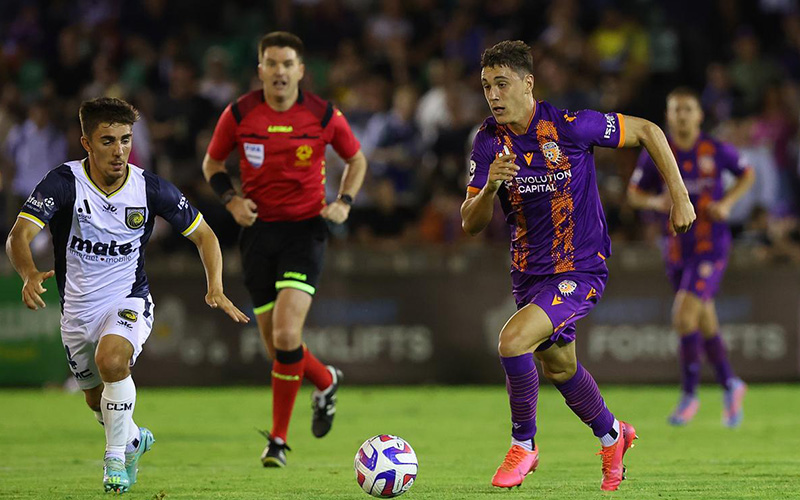 Soi kèo Central Coast vs Perth Glory lúc 15h00 ngày 31/12/2023