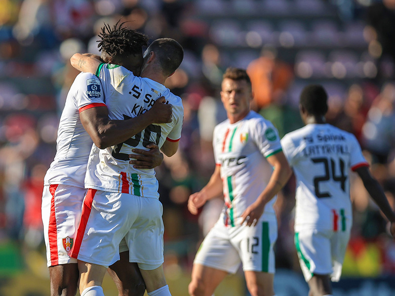 Soi kèo Farense vs Estrela lúc 3h15 ngày 16/12/2023