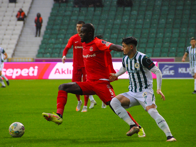 Soi kèo Umraniyespor vs Giresunspor lúc 20h00 ngày 24/12/2023