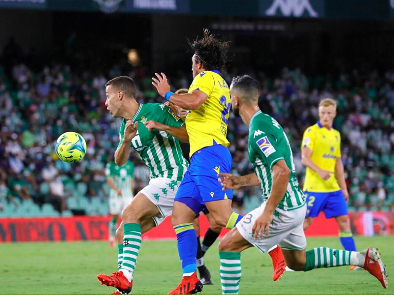 Soi kèo Cadiz vs Betis lúc 3h00 ngày 10/2/2024