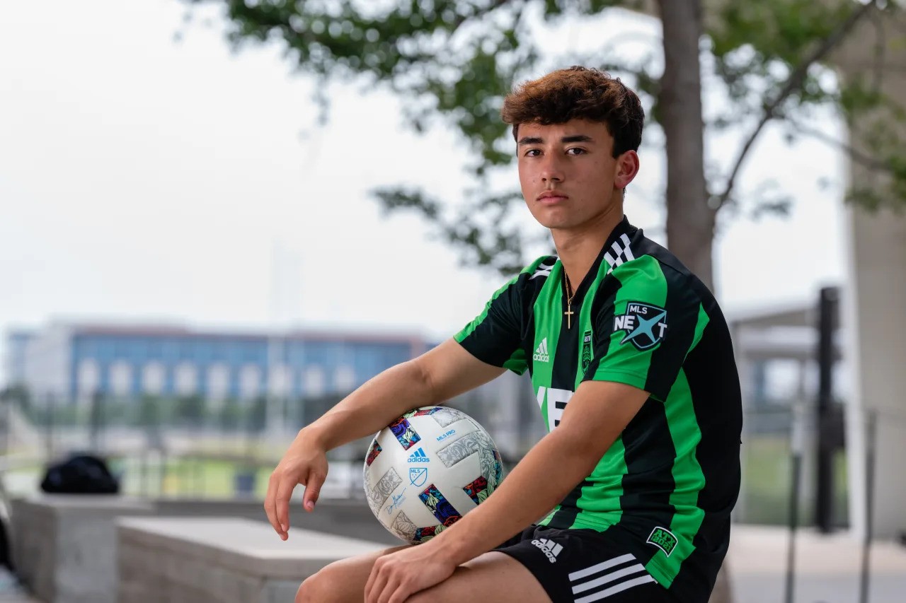 Micah Burton xuất hiện trong màu áo U17 Mỹ dự U17 World Cup