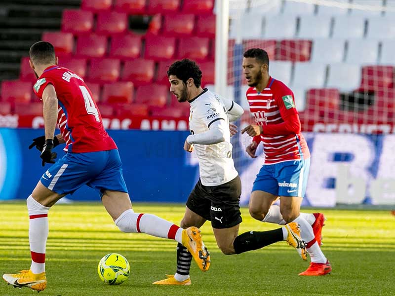 Soi kèo Granada vs Valencia lúc 20h00 ngày 24/2/2024