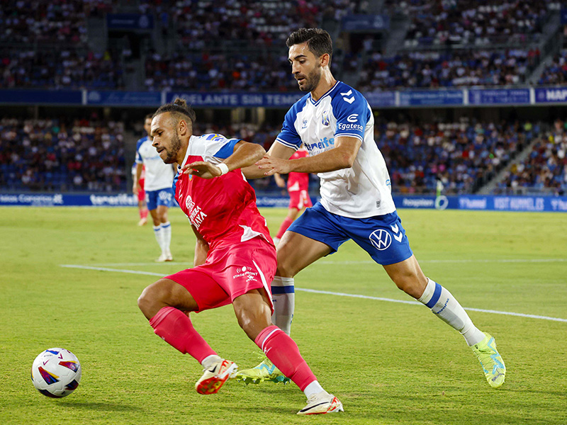 Soi kèo Espanyol vs Tenerife lúc 3h00 ngày 24/3/2024