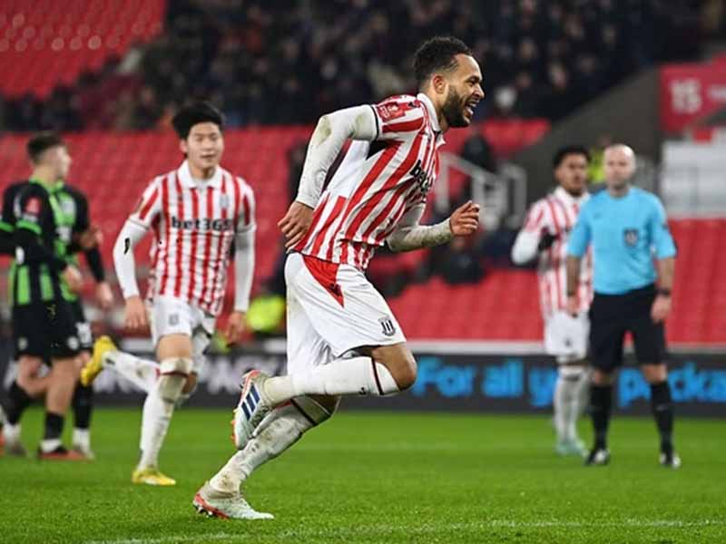 Soi kèo Stoke vs Huddersfield lúc 21h00 ngày 1/4/2024