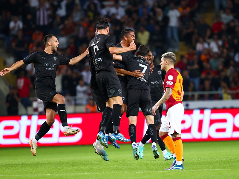 Soi kèo Galatasaray vs Hatayspor lúc 0h30 ngày 3/4/2024