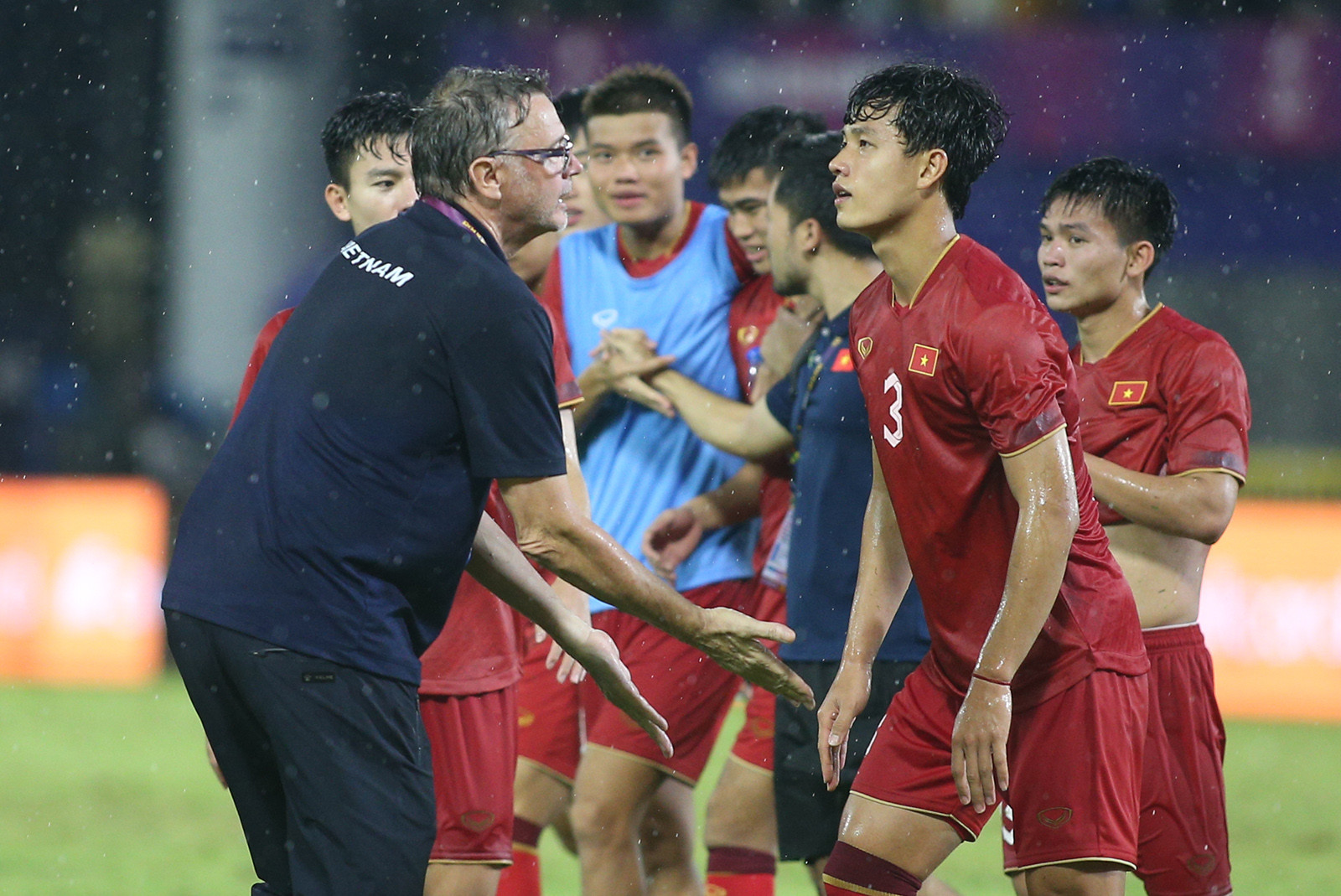 Ông Troussier để lại quá nhiều lỗ hổng ở U23 Việt Nam