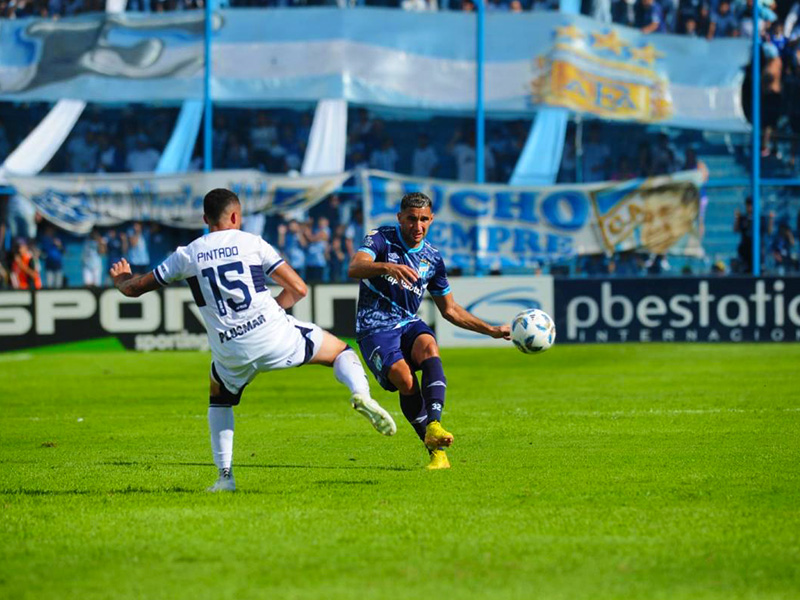 Soi kèo Atletico Tucuman vs Gimnasia lúc 7h10 ngày 23/5/2024