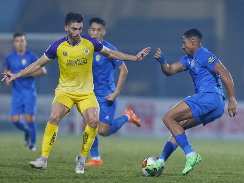 Soi kèo Quảng Nam vs Hà Nội lúc 17h00 ngày 25/5/2024