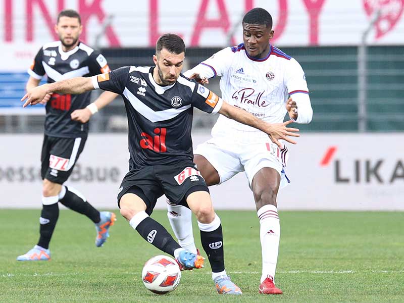 Soi kèo Servette vs Lugano lúc 19h00 ngày 2/6/2024