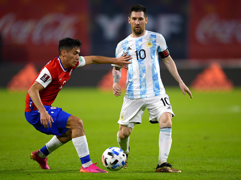 Soi kèo Chile vs Argentina lúc 8h00 ngày 26/6/2024