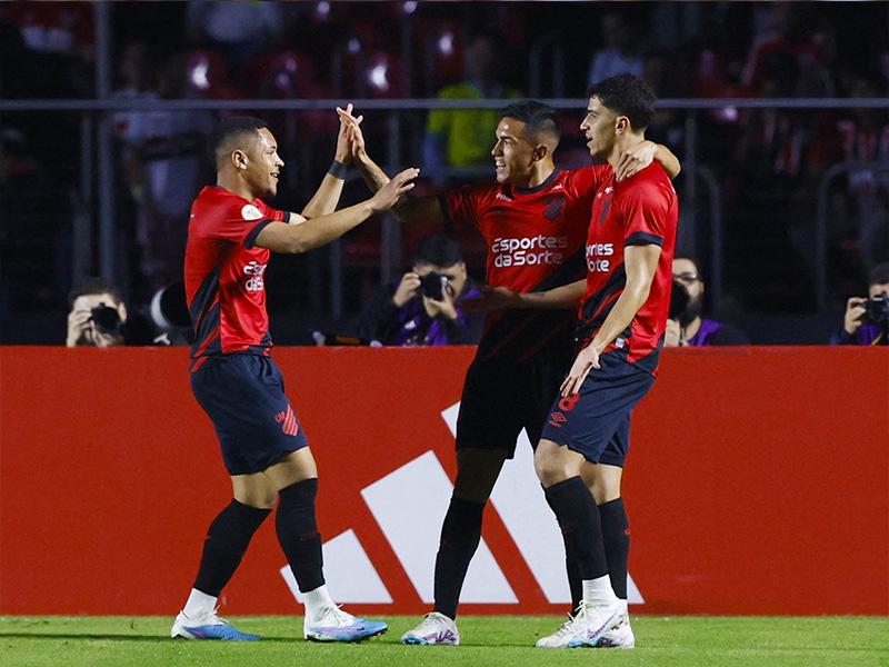 Soi kèo Paranaense vs Corinthians lúc 2h00 ngày 24/6/2024