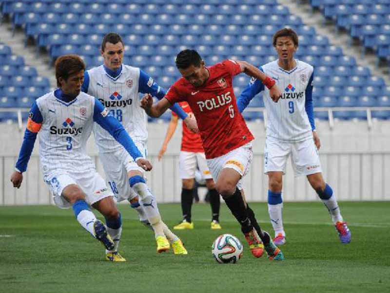 Soi kèo Nagoya Grampus vs Urawa Reds lúc 17h00 ngày 26/6/2024