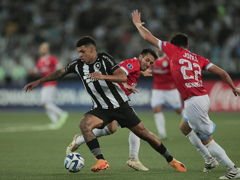 Soi kèo Botafogo vs Internacional lúc 4h30 ngày 21/7/2024