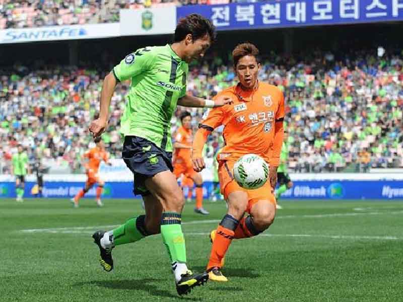 Soi kèo Jeonbuk vs Jeju lúc 17h30 ngày 10/7/2024