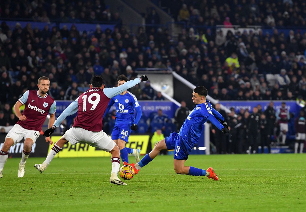 Soi kèo West Ham vs Leicester ngày 28/2