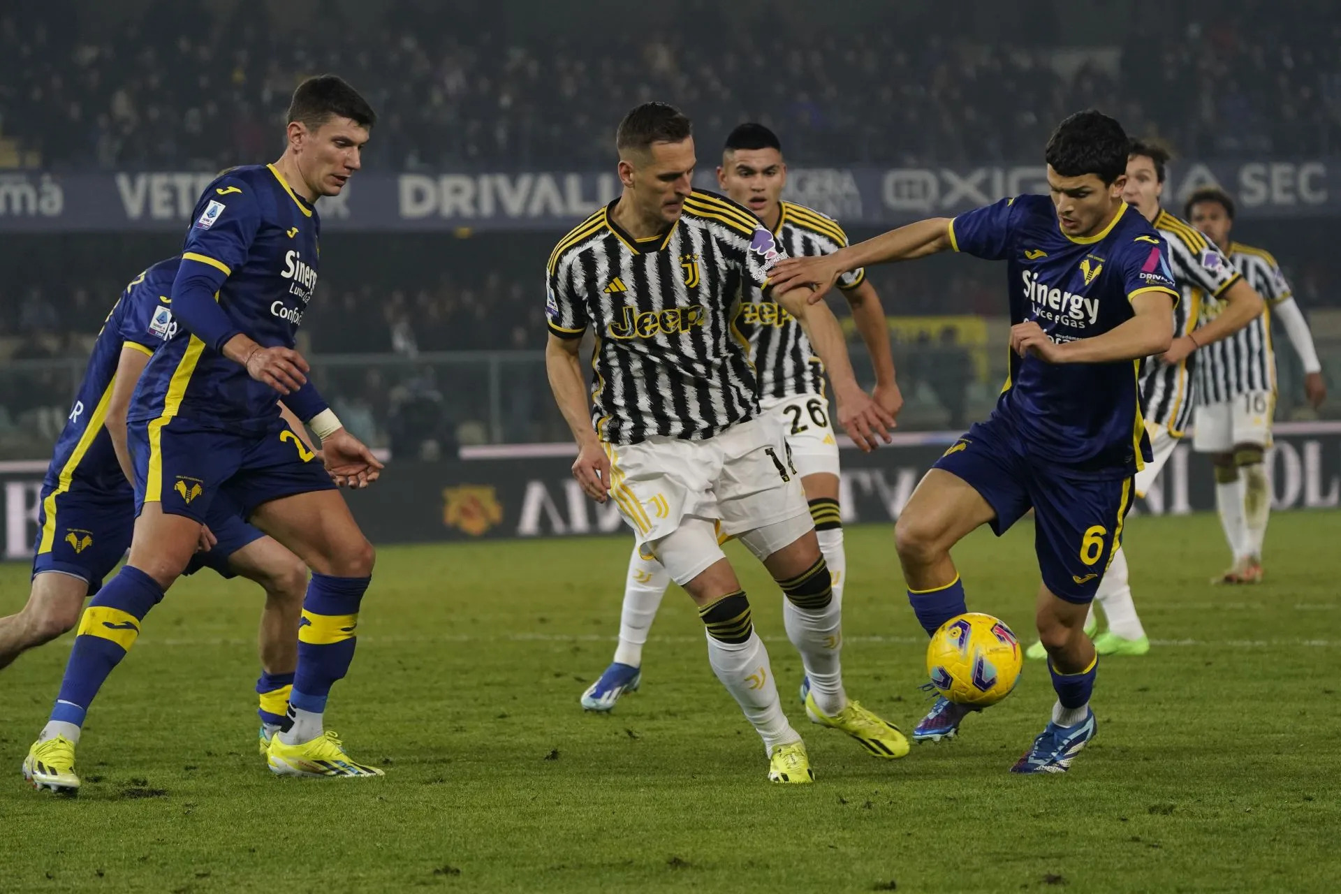 Soi kèo Juventus vs Verona ngày 4/3