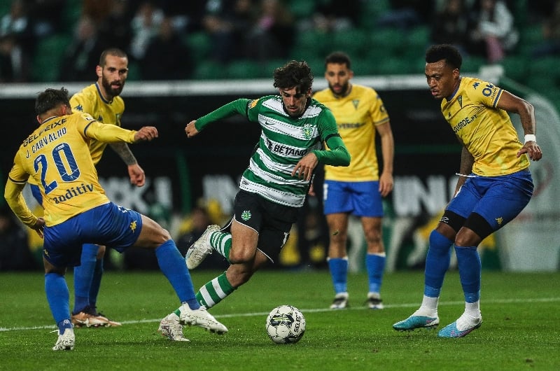 Soi kèo Sporting Lisbon vs Estoril ngày 4/3