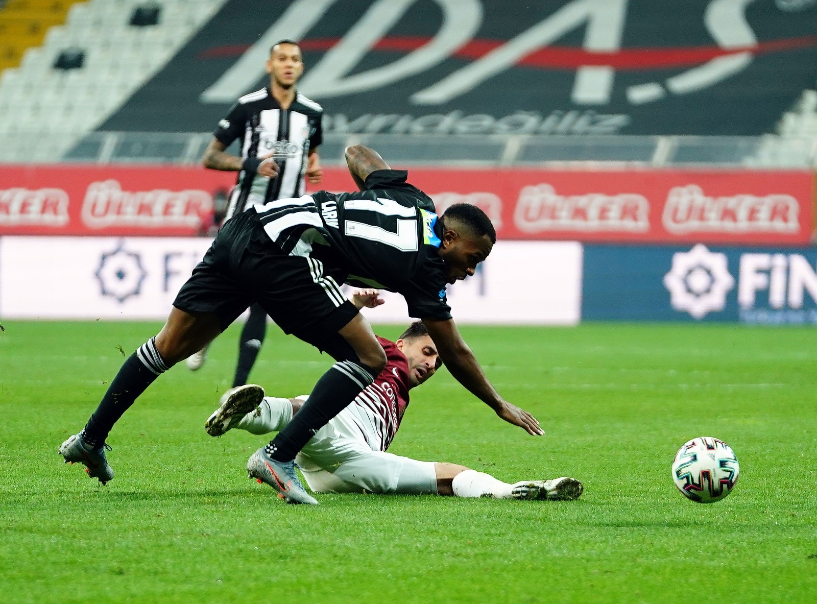 Soi kèo Besiktas vs Hatayspor ngày 26/4
