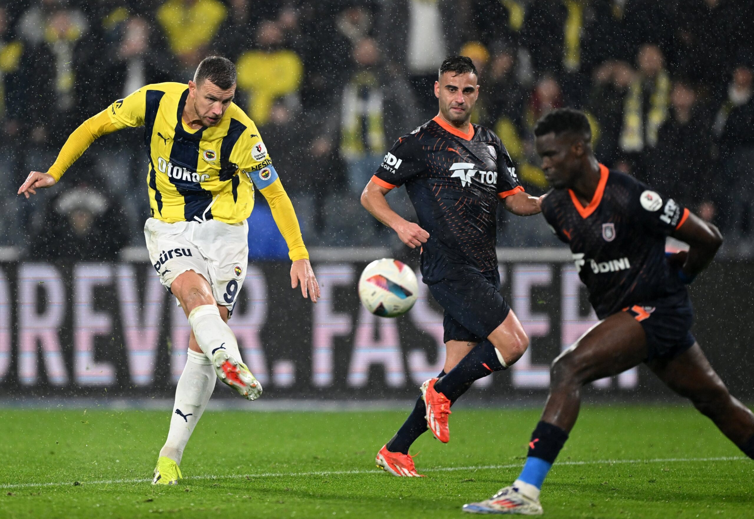 Soi kèo Basaksehir vs Fenerbahce ngày 10/5
