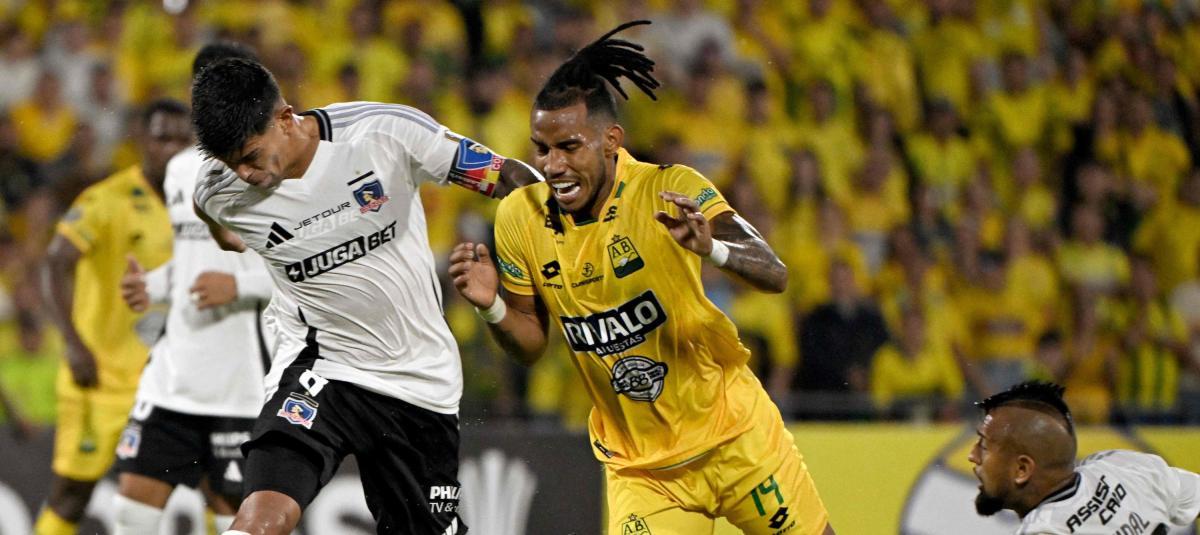 Soi kèo Colo Colo vs Bucaramanga ngày 30/5