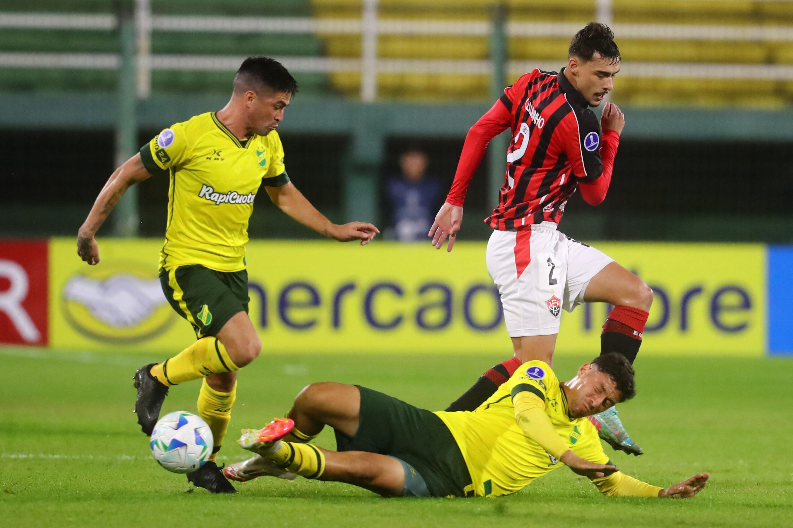 Soi kèo Vitória vs Defensa y Justicia ngày 7/5