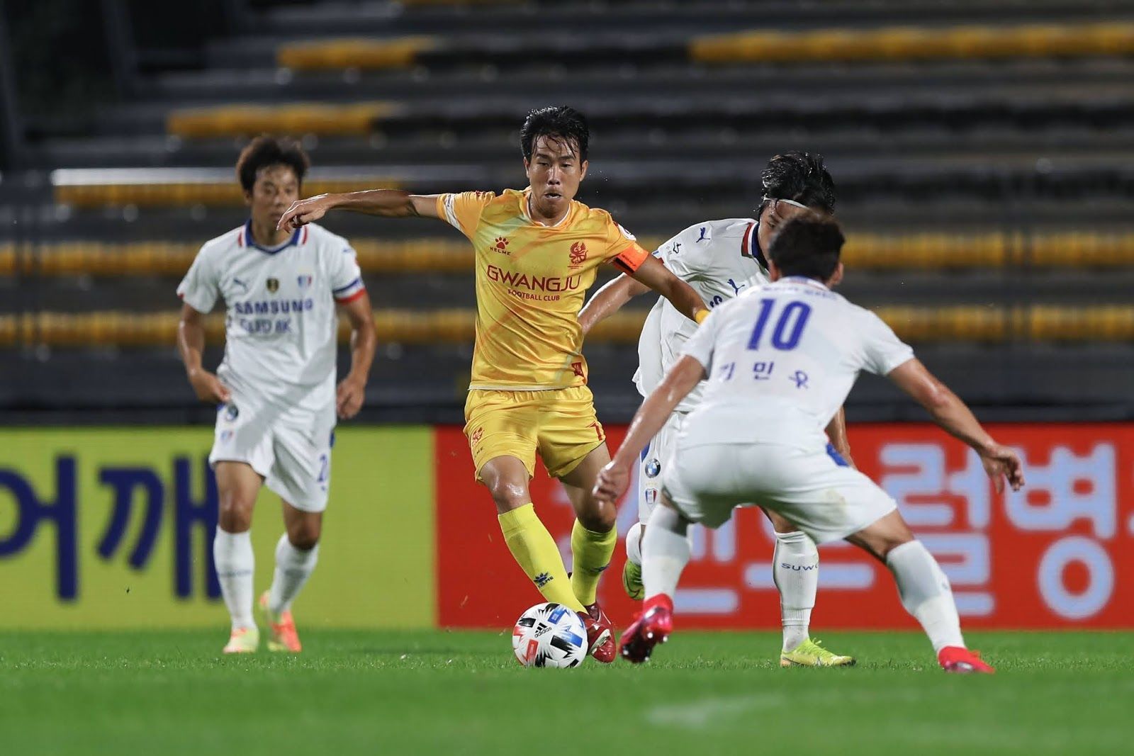 Soi kèo Suwon vs Gwangju ngày 18/7