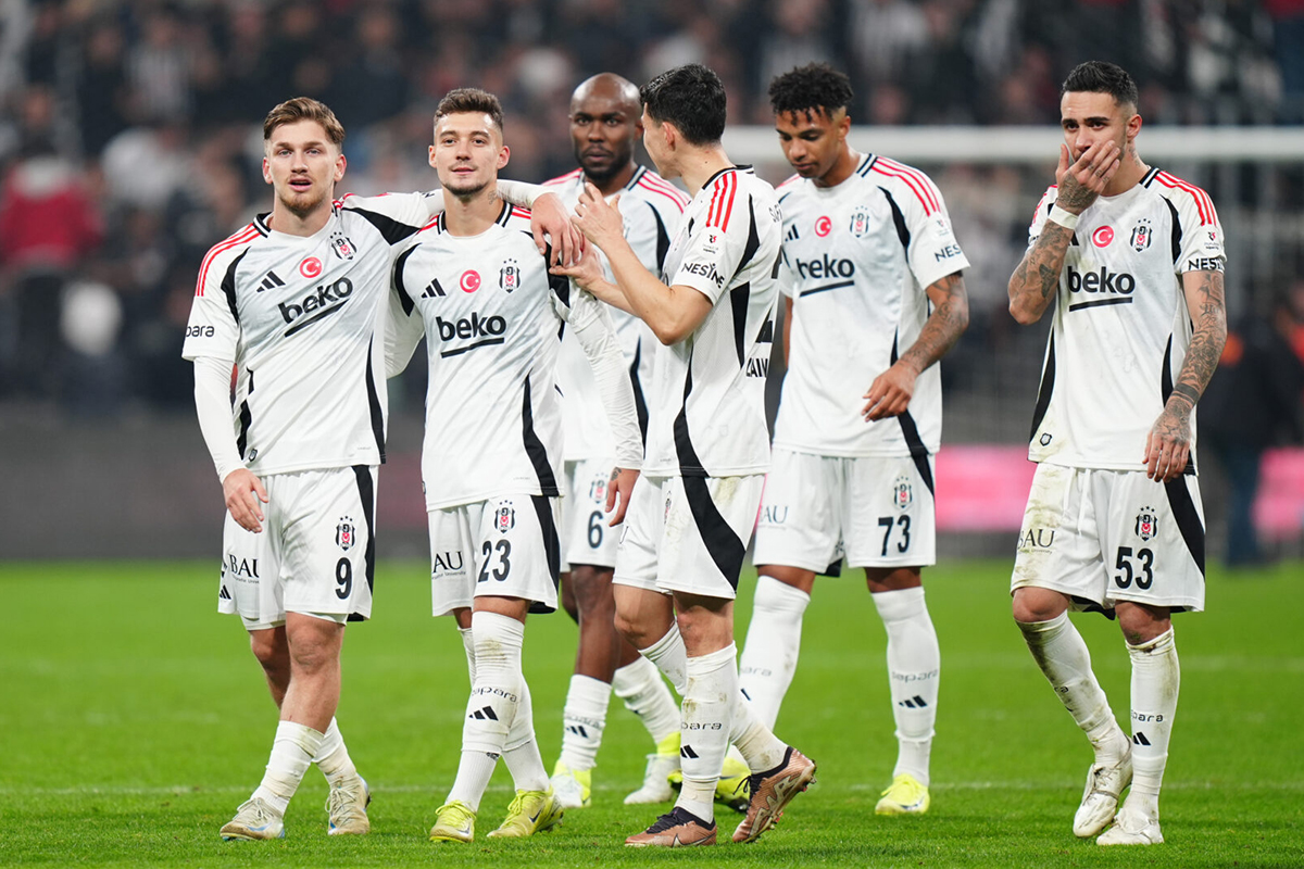 Soi keo St Patrick's vs Besiktas
