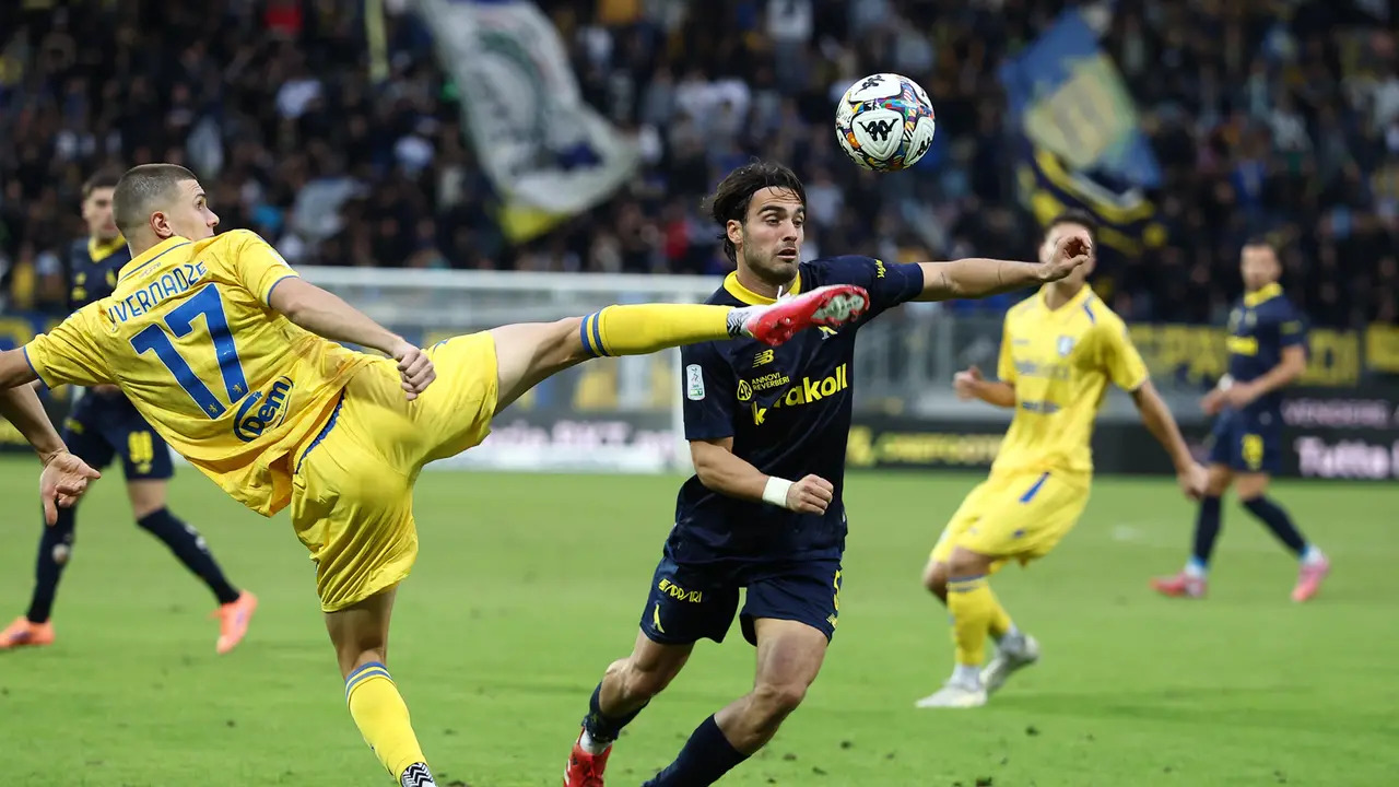 Soi kèo Monza vs Modena