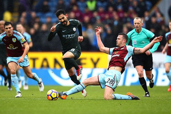 Soi kèo Burnley vs Man City lúc 21h00 ngày 2/4/2022